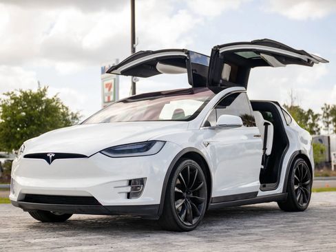 Used 2018 Tesla Model X 75D AWD/4WD image 8
