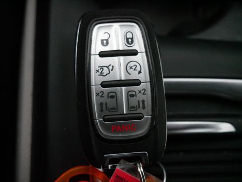 Used 2024 Chrysler Pacifica Touring-L image 29