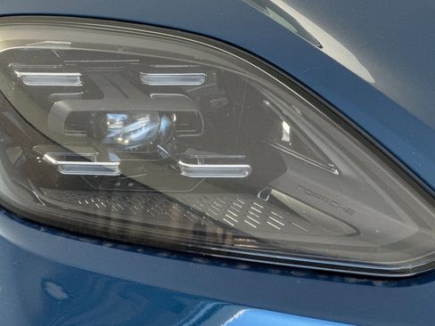 Used 2024 Porsche Cayenne AWD/4WD image 10