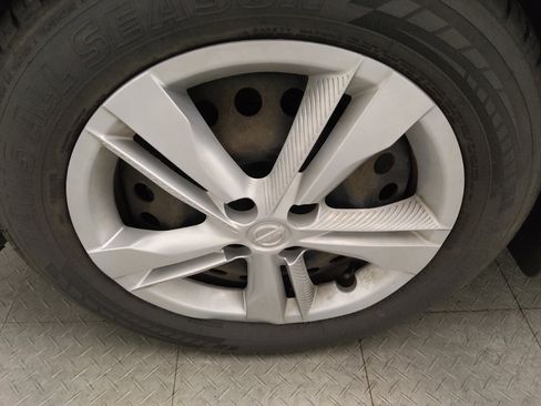 Used 2022 Nissan Kicks S FWD image 31