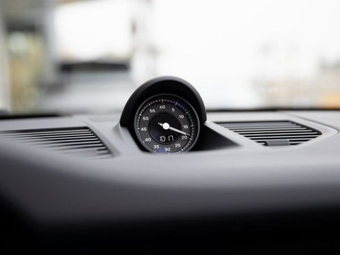 Certified 2025 Porsche 911 Carrera image 13