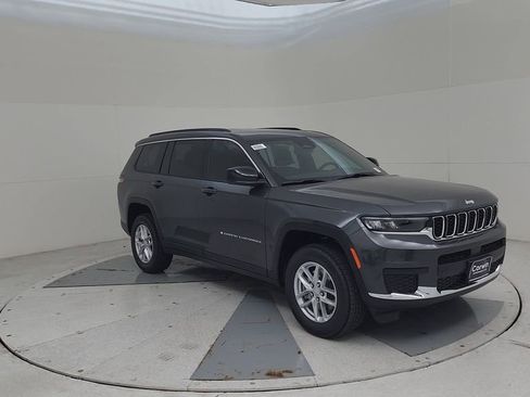 New 2025 Jeep Grand Cherokee L Laredo image 3