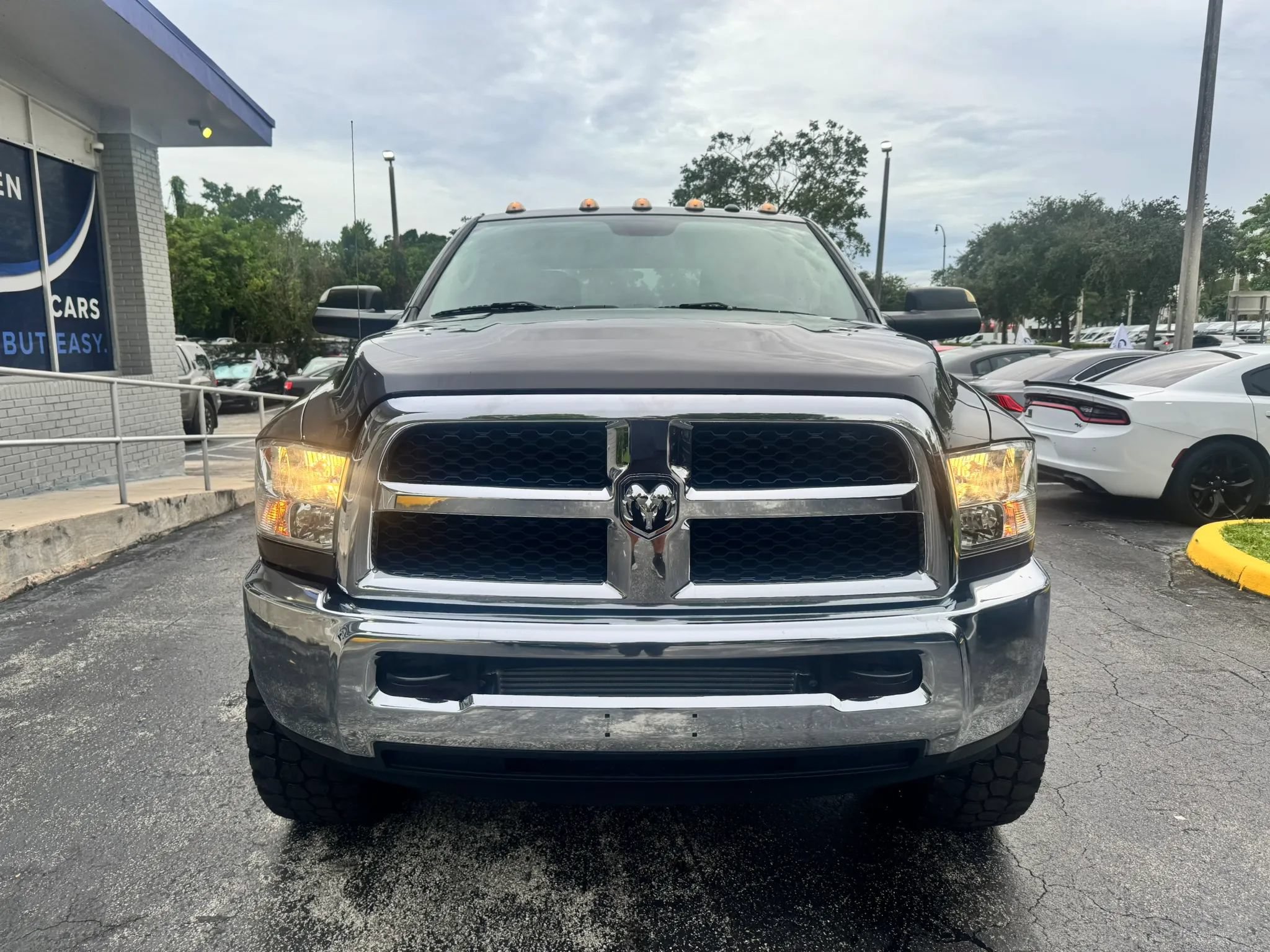 Used 2018 RAM 2500 Tradesman w/ Chrome Appearance Group AWD/4WD image 4