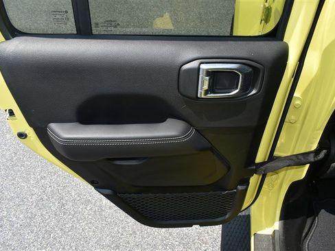 Used 2023 Jeep Wrangler Unlimited Sahara w/ Cold Weather Group image 21