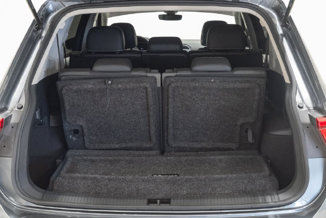 Used 2023 Volkswagen Tiguan SE FWD image 34