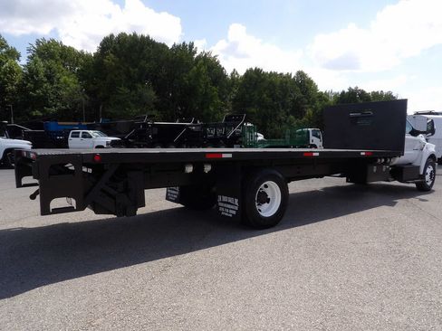 Used 2018 Ford F750 2WD Regular Cab Super Duty image 6