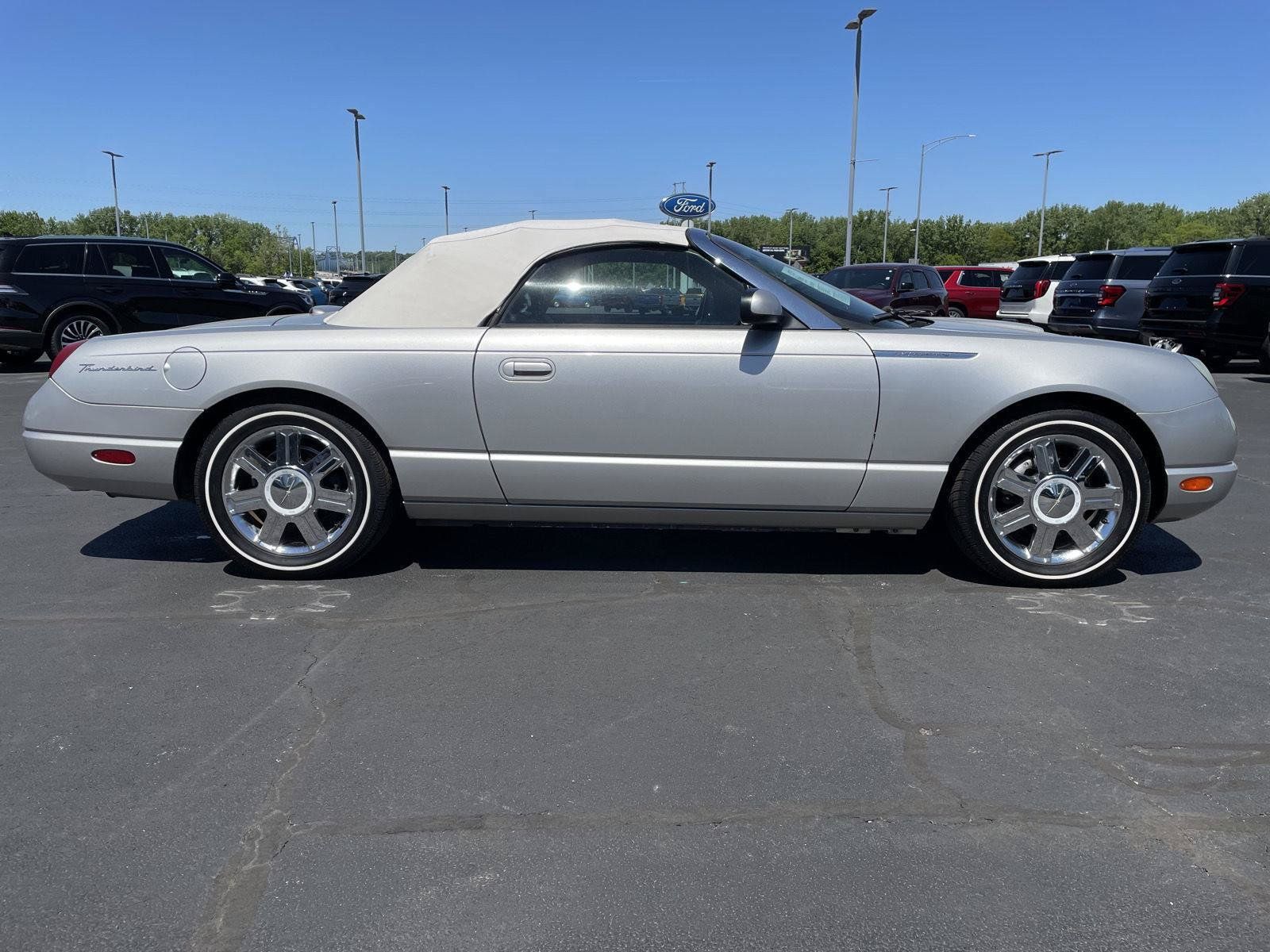 Used 2005 Ford Thunderbird RWD image 6