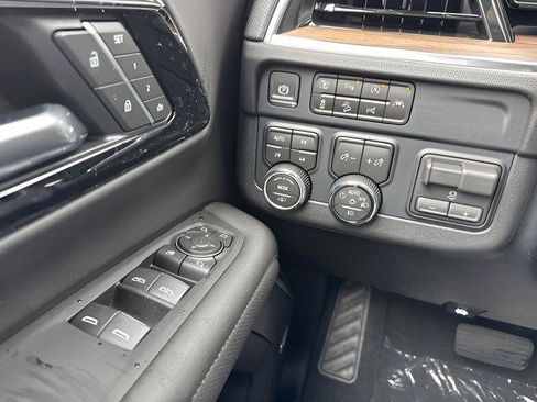 New 2026 Chevrolet Suburban High Country AWD/4WD image 22