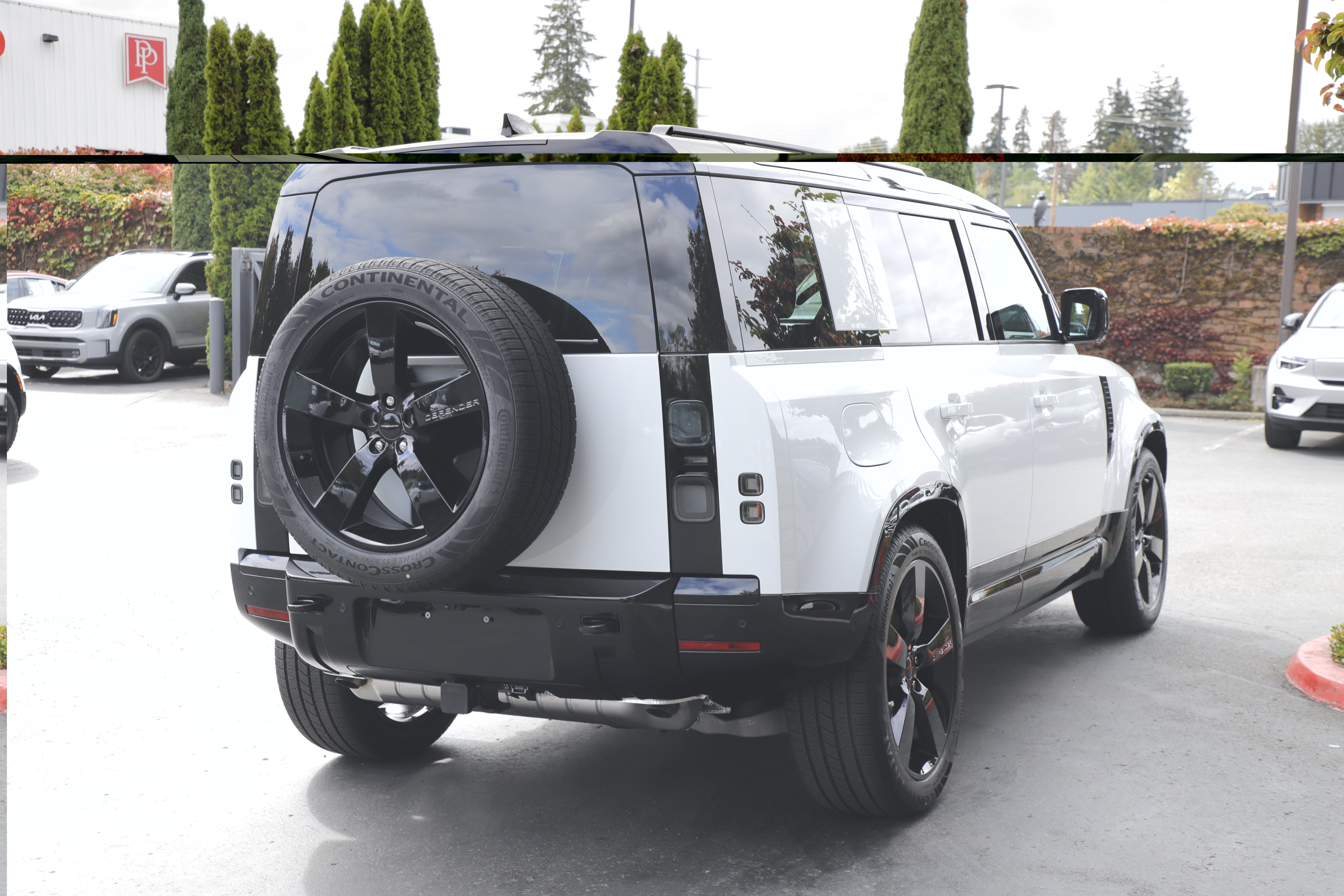 New 2026 Land Rover Defender 110 X-Dynamic SE AWD/4WD image 10