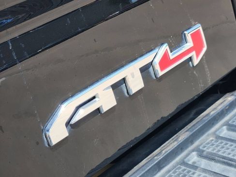 Used 2024 GMC Sierra 1500 AT4 w/ Technology Package AWD/4WD image 14