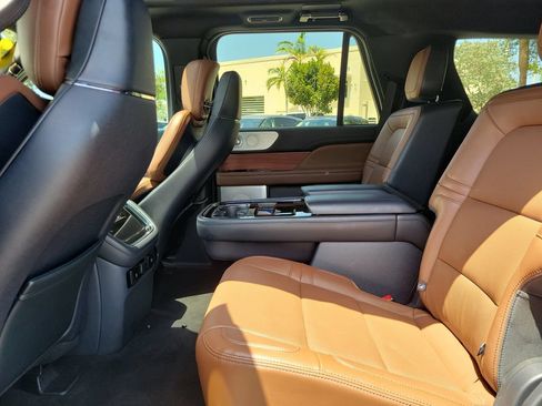 Certified 2024 Lincoln Navigator Reserve AWD/4WD image 13