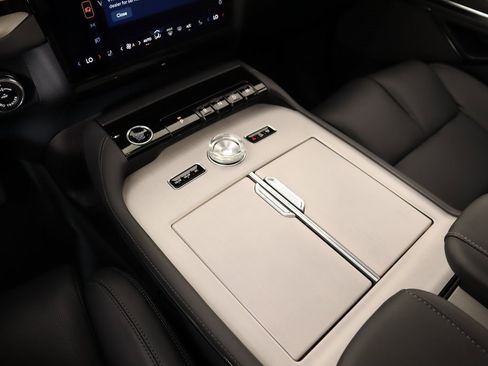 New 2025 Lincoln Navigator L Reserve w/ Jet Appearance Package image 8