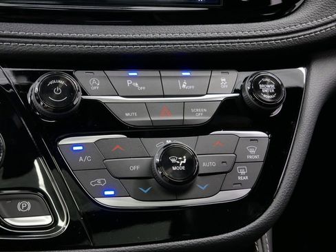 New 2026 Chrysler Pacifica Limited w/ S Appearance Package image 35