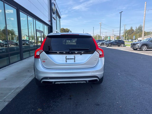 Used 2016 Volvo V60 T5 Cross Country Platinum AWD/4WD image 4