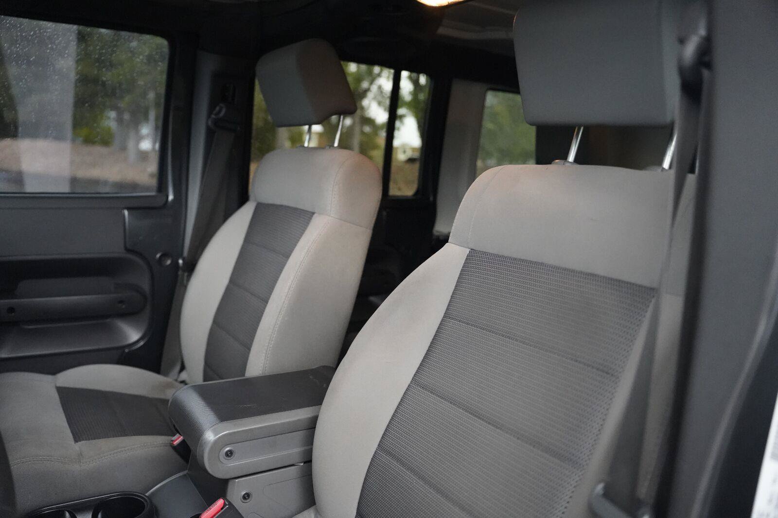 Used 2010 Jeep Wrangler Unlimited Sport AWD/4WD image 14