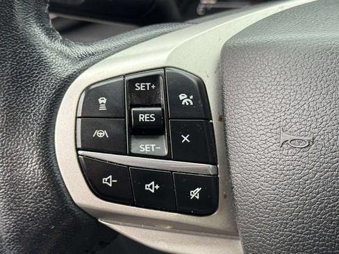 Used 2021 Ford Explorer XLT w/ Equipment Group 202A RWD image 23