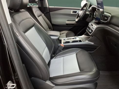 Certified 2023 Ford Explorer XLT w/ Equipment Group 202A AWD/4WD image 13