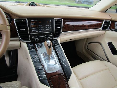 Used 2013 Porsche Panamera GTS AWD/4WD image 11
