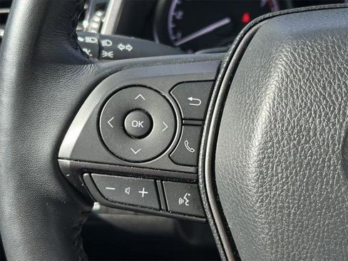 Certified 2022 Toyota Camry SE image 32