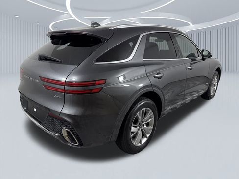 Certified 2022 Genesis GV70 2.5T image 4