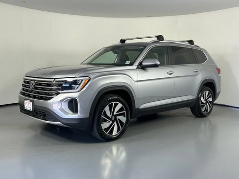 Used 2024 Volkswagen Atlas SEL AWD/4WD image 3