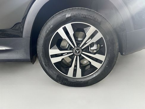 Used 2025 Mercedes-Benz GLB 250 image 11