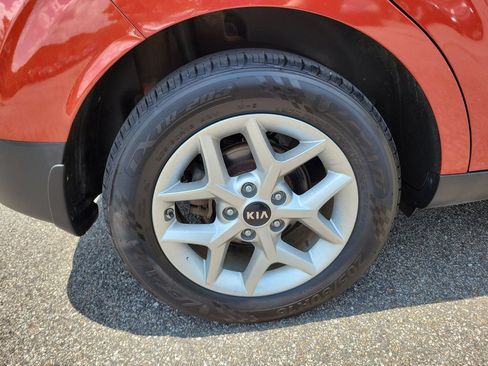 Used 2020 Kia Soul S FWD image 26