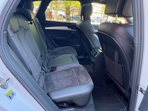 Used 2018 Audi SQ5 Premium Plus w/ Navigation Package image 13