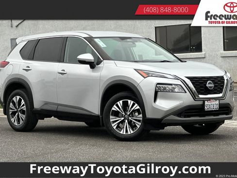 Used 2022 Nissan Rogue SV image 1