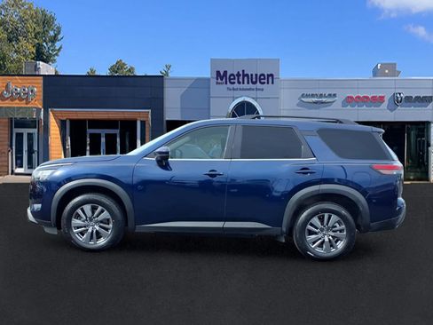 Used 2024 Nissan Pathfinder SV AWD/4WD image 6