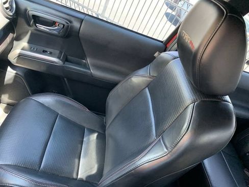 Used 2017 Toyota Tacoma TRD Pro AWD/4WD image 29