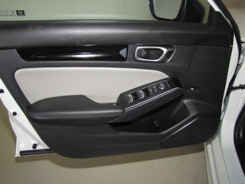 Certified 2025 Honda Civic Sport Touring image 11