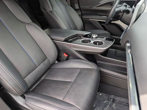 Certified 2024 Cadillac Lyriq Luxury AWD/4WD image 21