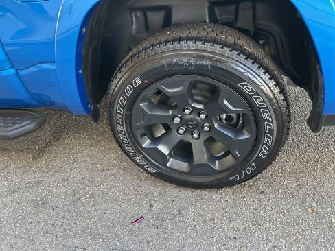 Used 2025 RAM 1500 Big Horn AWD/4WD image 19