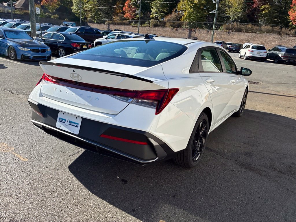 New 2026 Hyundai Elantra SEL Sport FWD image 7