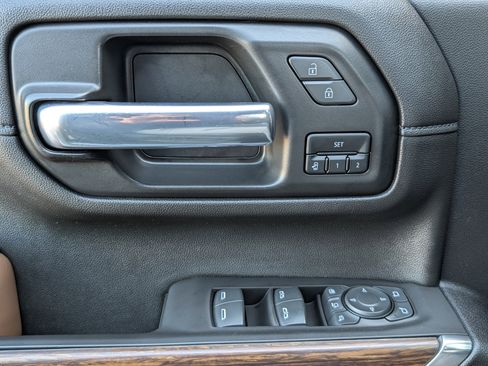 Used 2021 Chevrolet Silverado 2500 High Country w/ Z71 Off-Road Package image 16