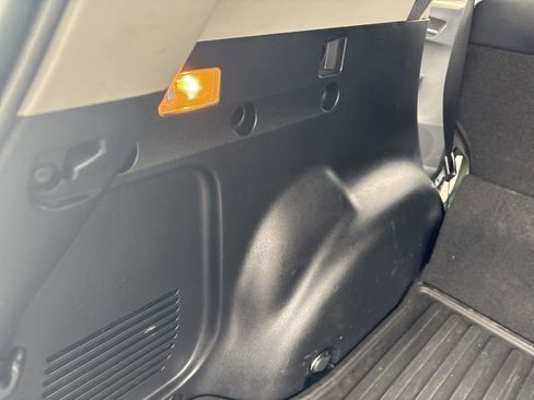 Used 2013 Toyota RAV4 Limited AWD/4WD image 22