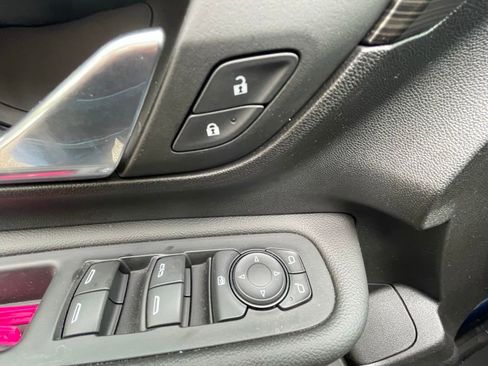 Used 2024 GMC Terrain SLE AWD/4WD image 10