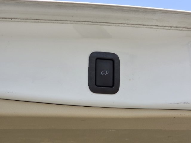 Used 2019 Toyota Highlander XLE FWD image 32