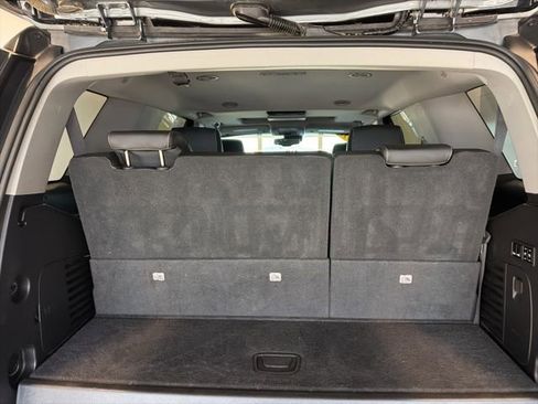 Used 2018 Chevrolet Tahoe LT image 19