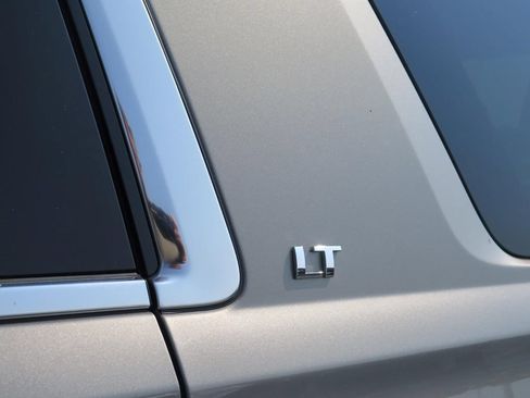 Used 2018 Chevrolet Tahoe LT w/ LT Signature Package AWD/4WD image 9