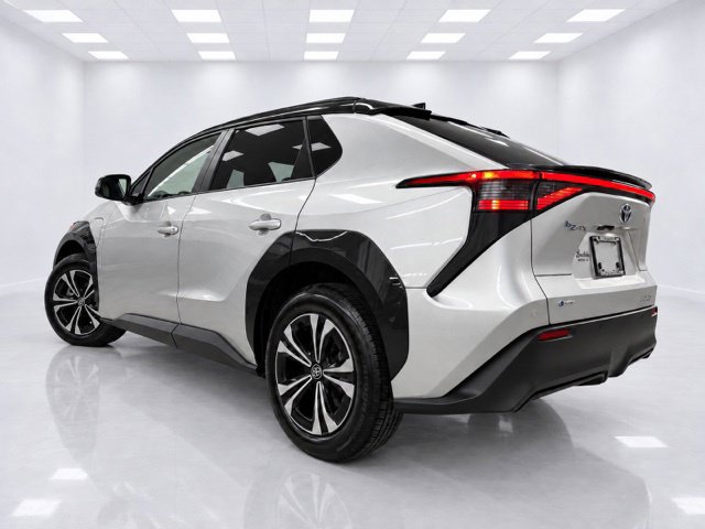 Used 2024 Toyota bZ4X AWD w/ Weather Package image 7