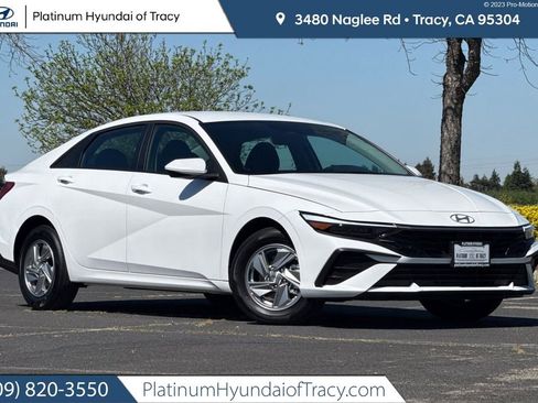 New 2026 Hyundai Elantra SE image 1