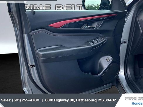 Used 2025 Chevrolet TrailBlazer RS w/ Convenience Package FWD image 17
