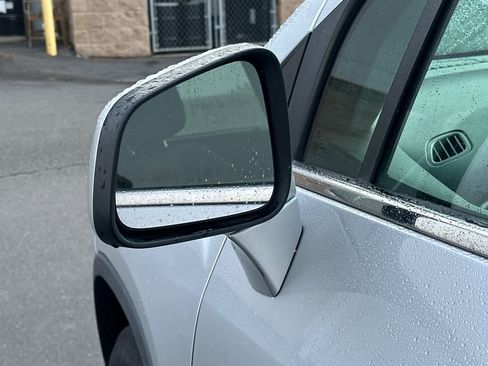 Used 2017 Chevrolet Trax LT AWD/4WD image 19