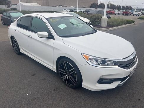 Used 2017 Honda Accord Sport image 3