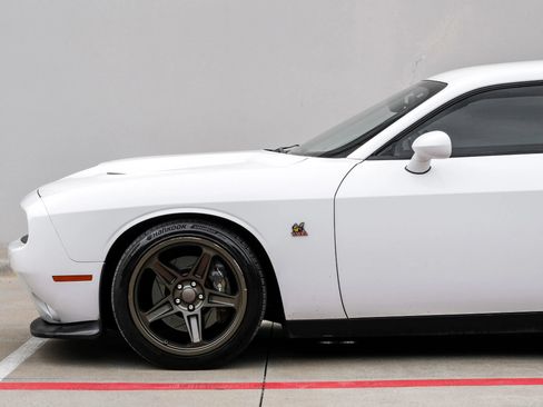 Used 2021 Dodge Challenger R/T Scat Pack RWD image 13