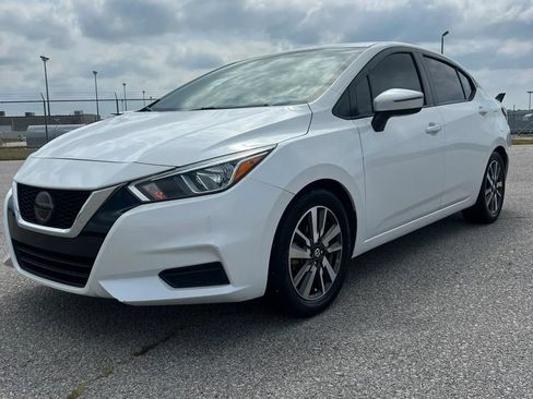 Used 2020 Nissan Versa SV w/ Electronics Package FWD image 3