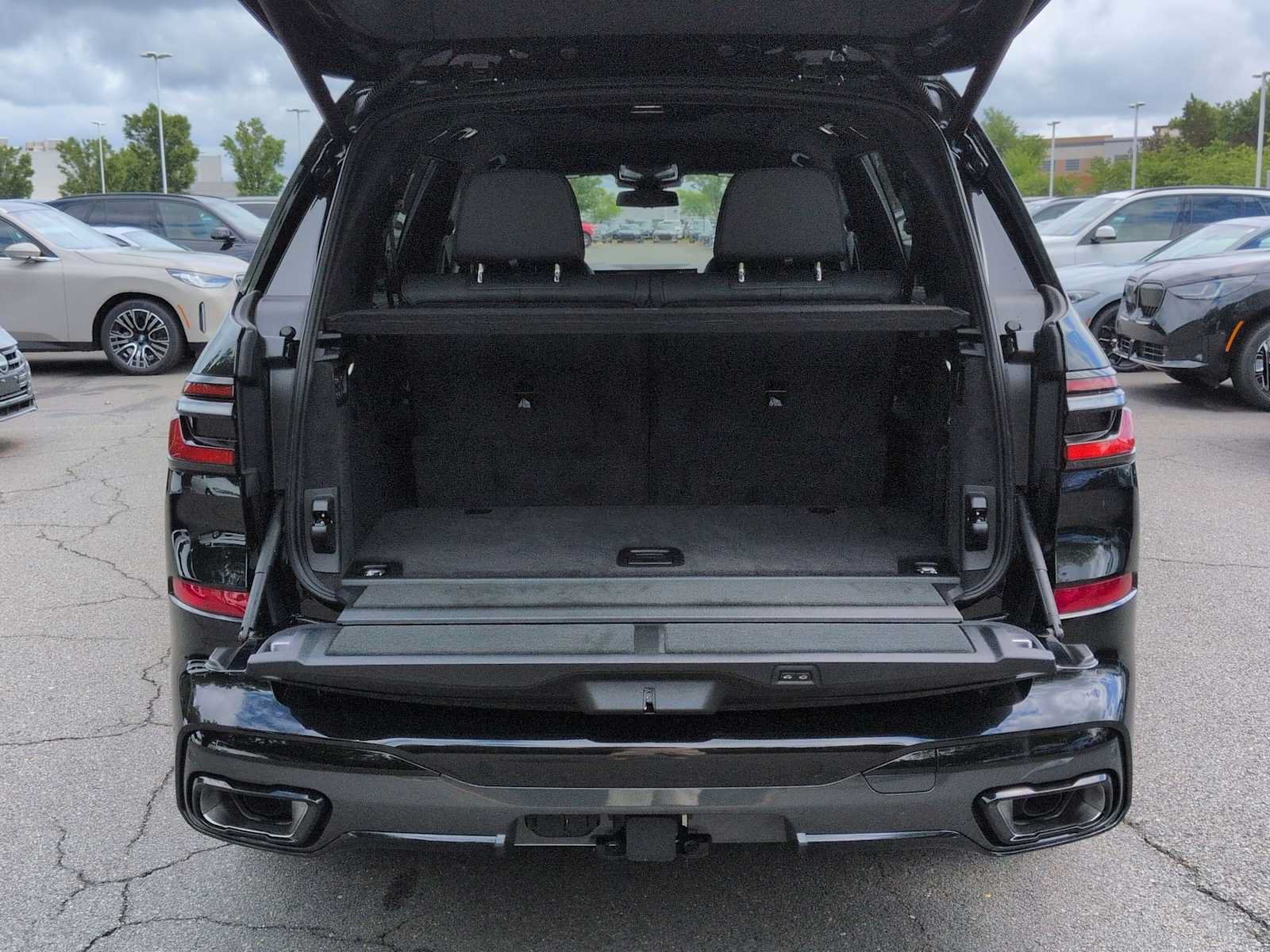 Used 2027 BMW X7 xDrive40i w/ M Sport Package AWD/4WD image 36