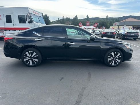Used 2019 Nissan Altima 2.5 SV image 4